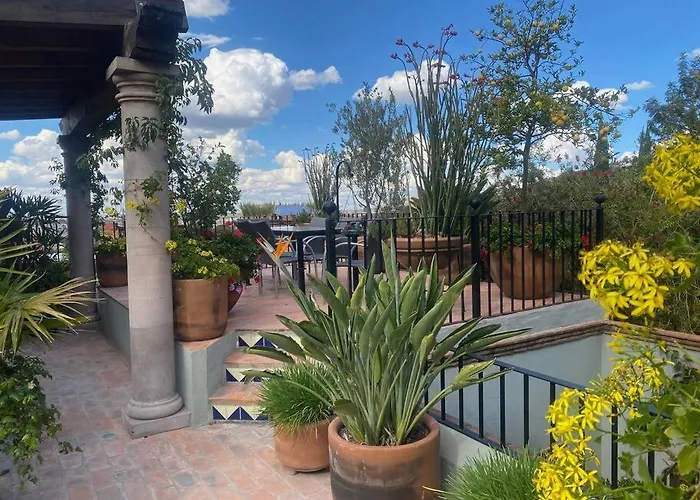 Lovely Home With Terrace Views - Casa Cielo Grande
